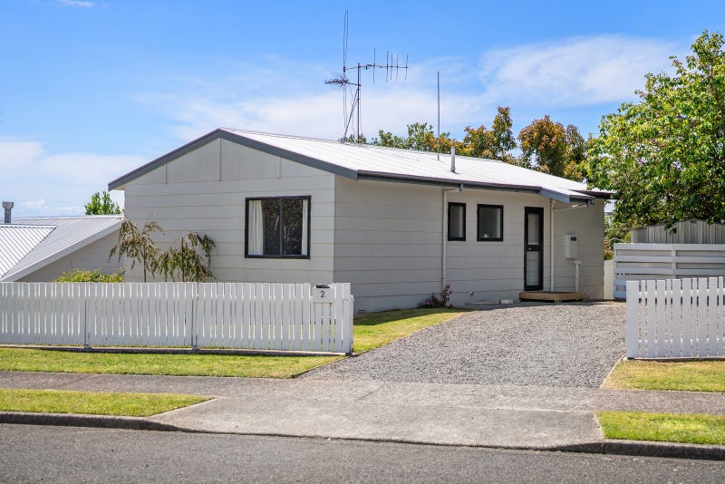 2 Portland Street, Welcome Bay, Tauranga - Carousel 1