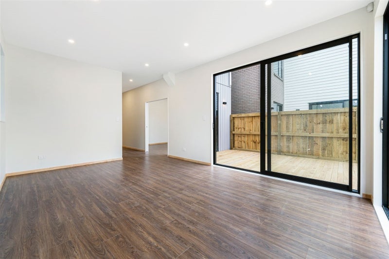 25 Coast Garden Drive, Hobsonville, Auckland - Carousel 2