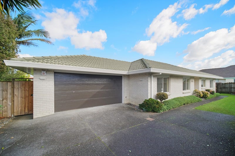 2/12 Astoria Place, Northpark, Auckland - Carousel 1