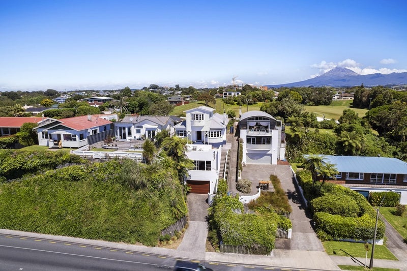 421 Devon Street West, Lynmouth, New Plymouth - Carousel 1