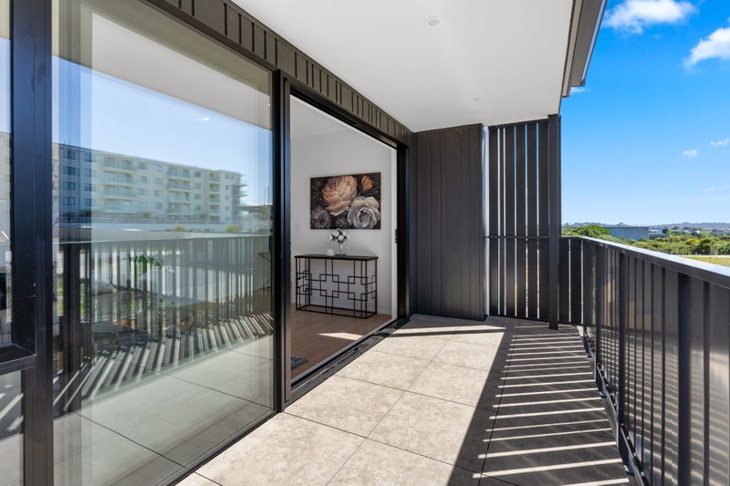 9 Rosedale Road, Pinehill, Auckland - Carousel 2