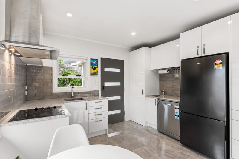 3/1 Brook Street, Milford, Auckland - Carousel 1