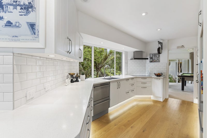 14 Dene Court Lane, Greenhithe, Auckland - Carousel 2