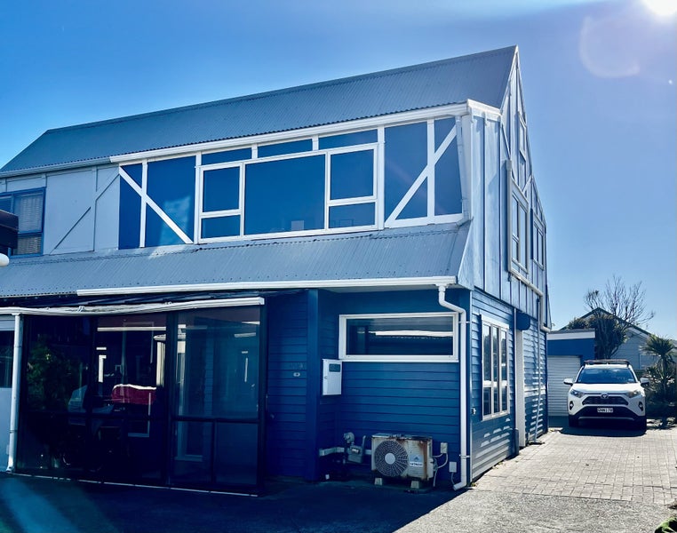 4/30 Lyall Parade, Lyall Bay, Wellington - Carousel 2