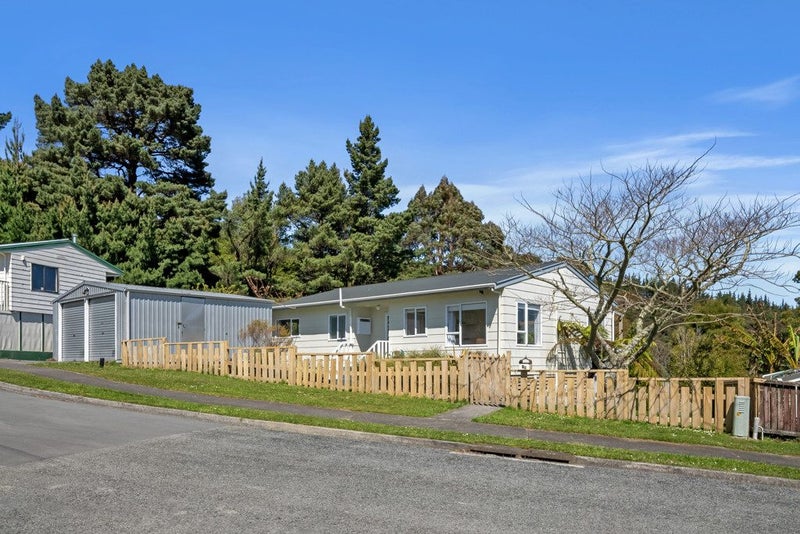 26 Gentian Street, Timberlea, Upper Hutt - Carousel 29