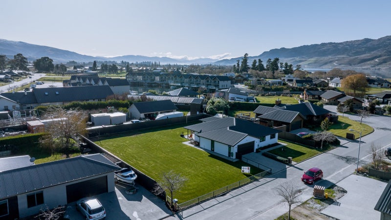 51 Perriam Place, Mount Pisa - Carousel 20