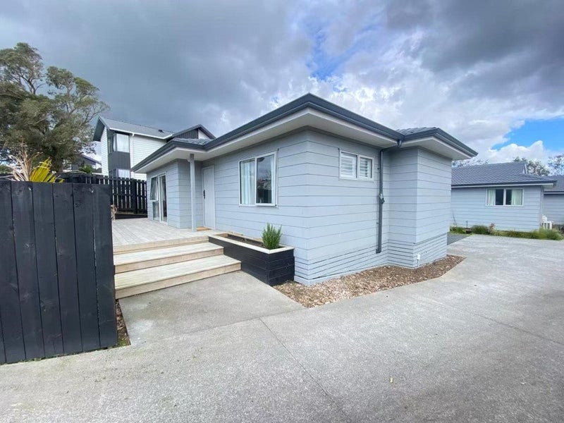 58A Cedar Heights Avenue, Massey, Auckland - Carousel 2