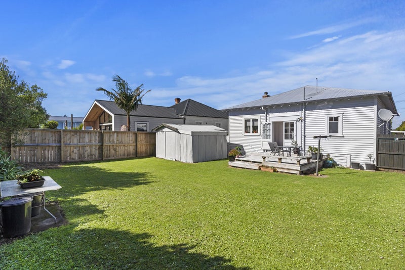 12 Ward Terrace, Sandringham, Auckland - Carousel 2