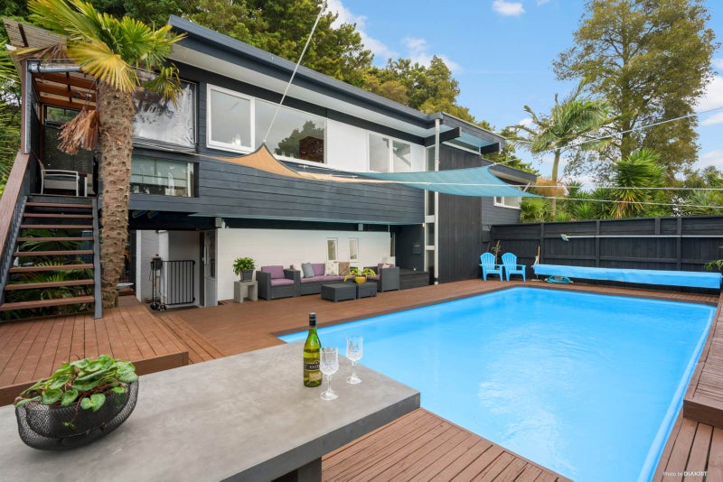 33 Walpole Avenue, Hillpark, Auckland - Carousel 1