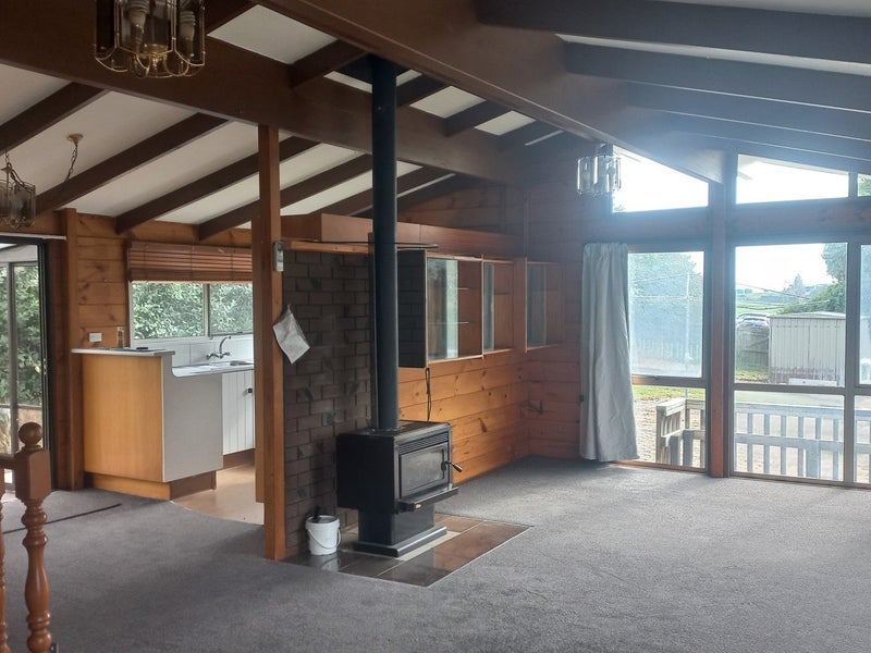 174 Collins Road, Temple View, Hamilton - Carousel 2