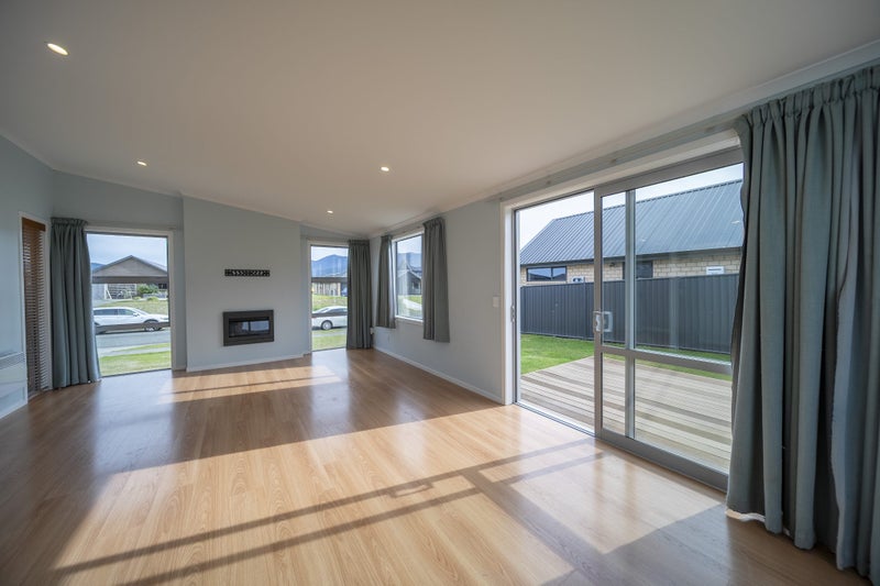 22 Hidden Lakes Avenue, Te Anau, Te Anau - Carousel 2