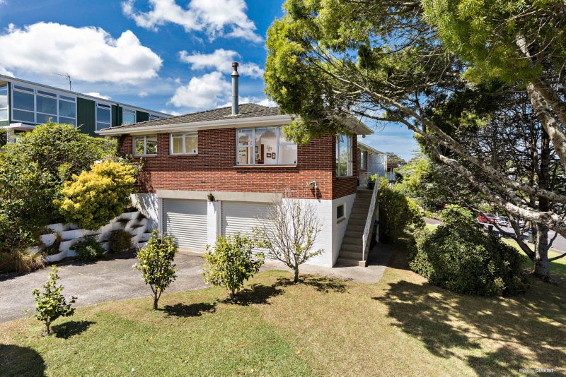 35 Bel Air Drive, Hillsborough, Auckland - Carousel 1
