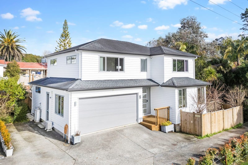 666B Beach Road, Browns Bay, Auckland - Carousel 1