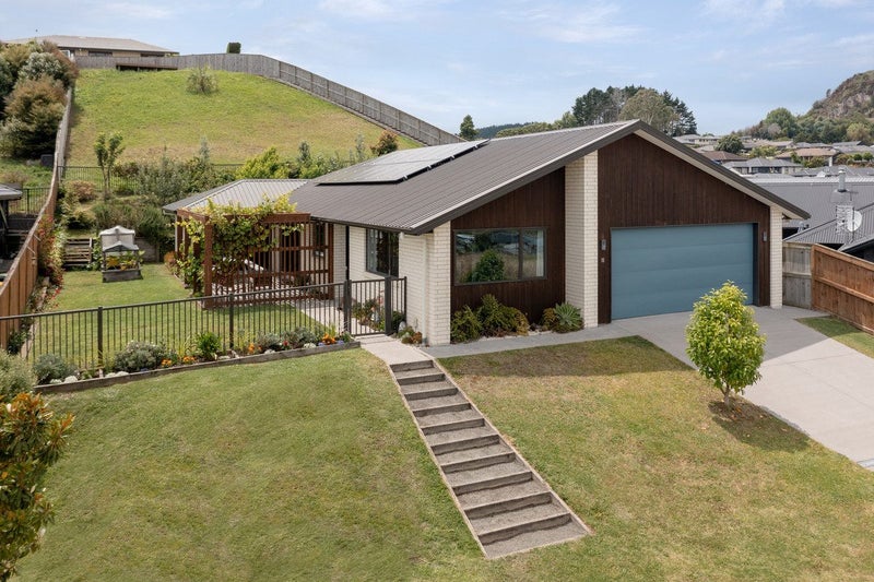 18 Moira Close, Welcome Bay, Tauranga - Carousel 1