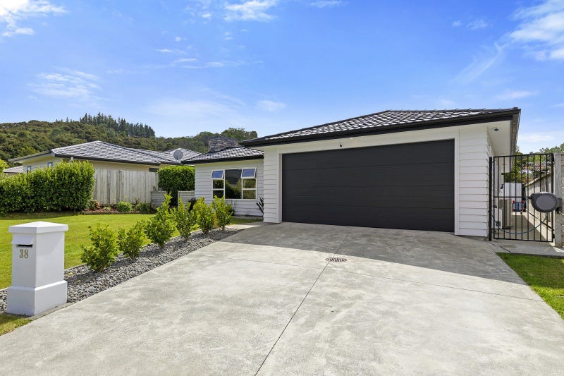 38 Brian Morgan Terrace, Wainuiomata, Lower Hutt - Carousel 23