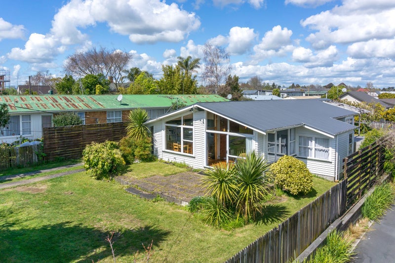 146 Old Farm Road, Hamilton East, Hamilton - Carousel 2