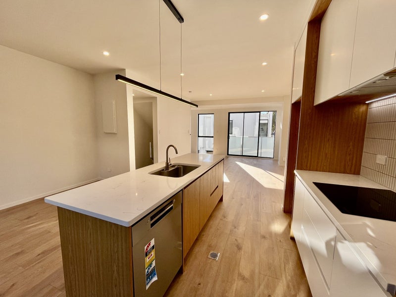 6/12 Ewenson Avenue, One Tree Hill, Auckland - Carousel 2