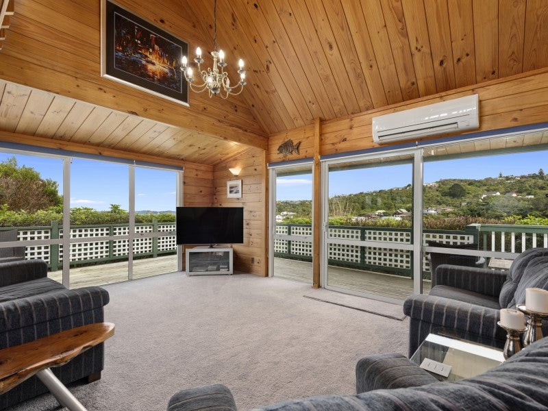 84 Viewmont Drive, Harbour View, Lower Hutt - Carousel 2