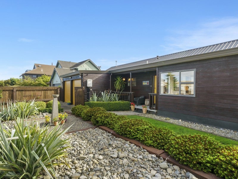 5 Pendeen Place, Camborne, Porirua - Carousel 1