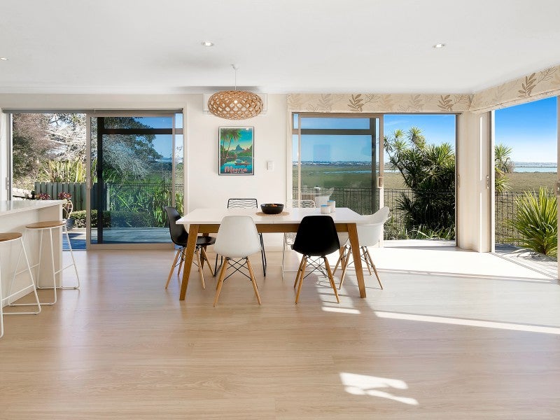 33E Seaside Avenue, Waterview, Auckland - Carousel 1