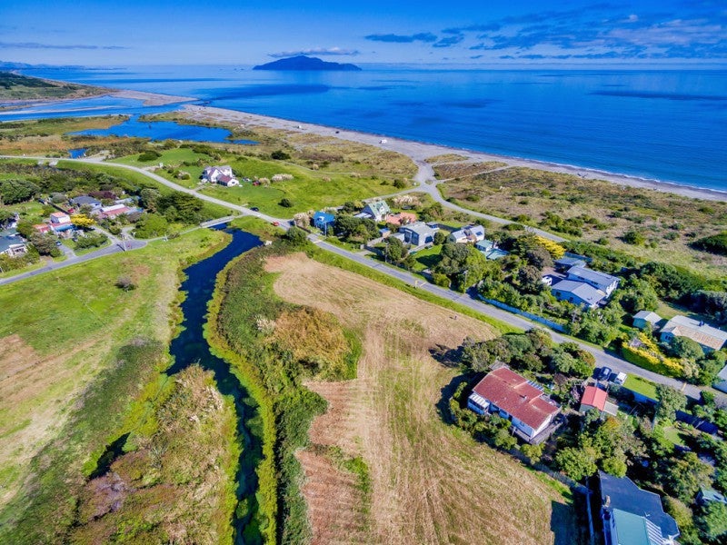 34 Kapiti Lane, Otaki Beach, Otaki - Carousel 1