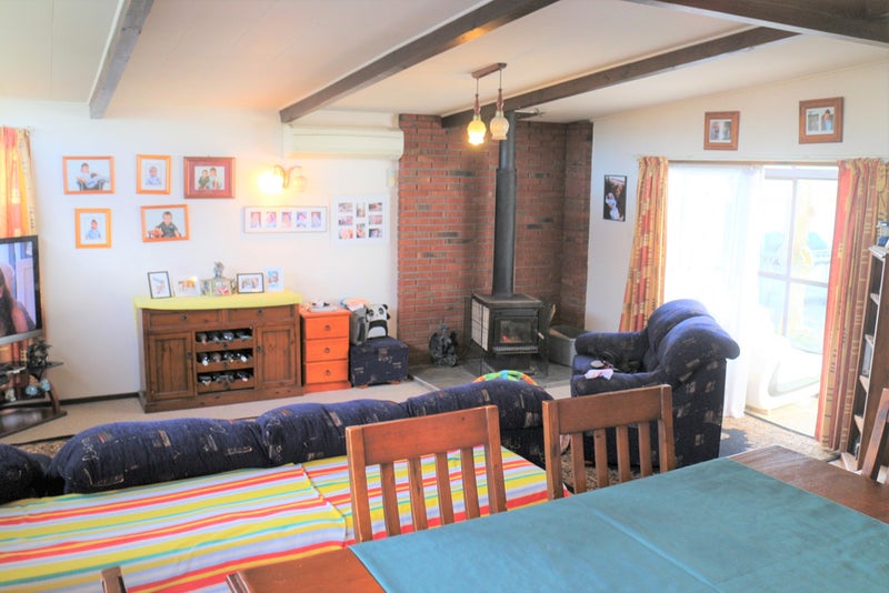 568 Lowe Street, Camberley, Hastings - Carousel 2