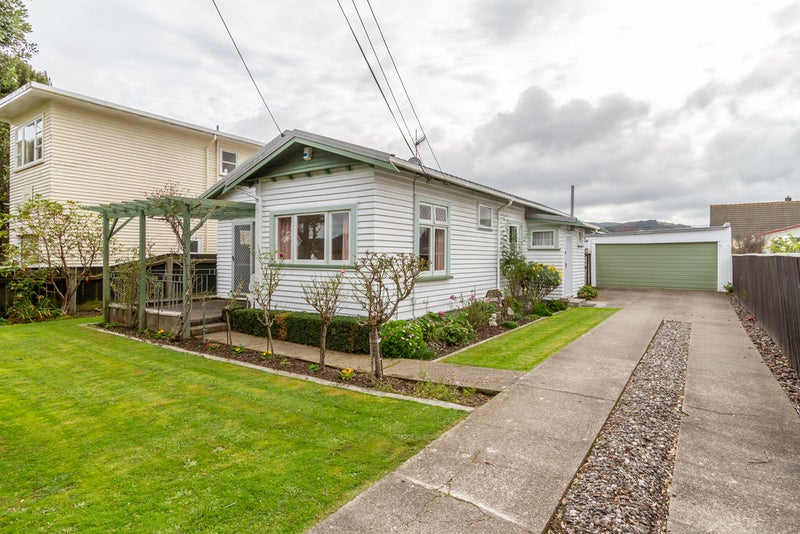 17 Thornycroft Avenue, Epuni, Lower Hutt - Carousel 1