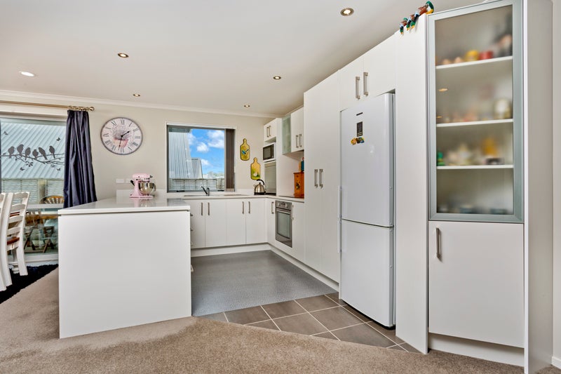 15A Nimstedt Avenue, Oteha, Auckland - Carousel 2