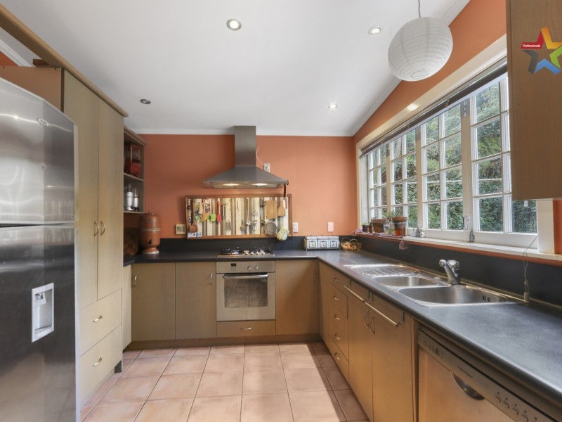 30 Waitohu Road, York Bay, Lower Hutt - Carousel 2