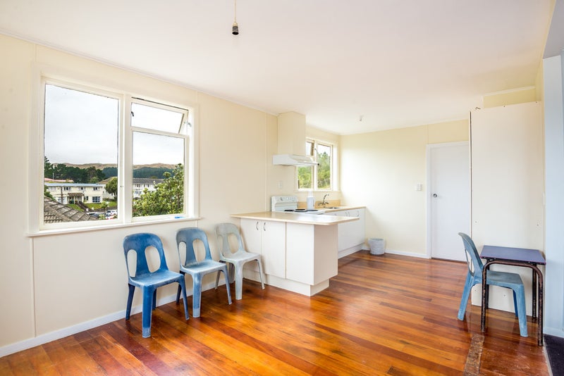 48 Gloucester Street, Cannons Creek, Porirua - Carousel 2