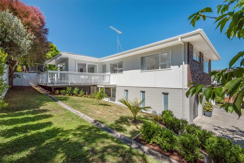 25 AMANTE CRES, Mairangi Ba, Auckland - Carousel 1