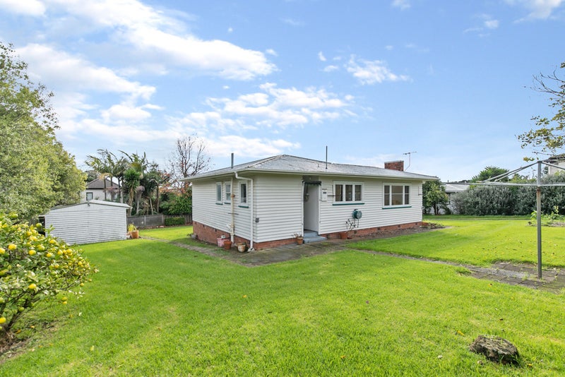 1A Herd Road, Hillsborough, Auckland - Carousel 2