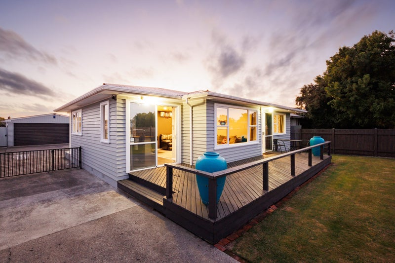 40 Sutherland Crescent, Westbrook, Palmerston North - Carousel 1