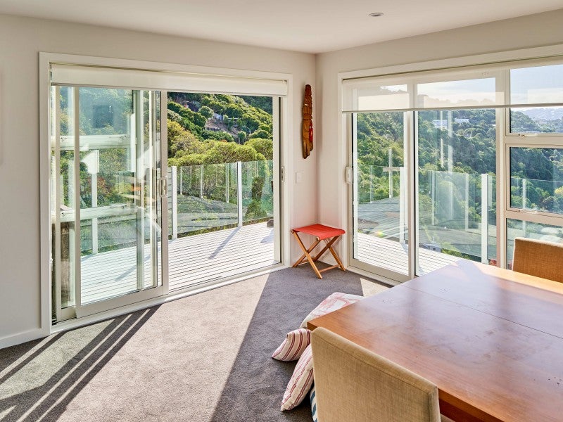 9 Pari Tai Way, Houghton Bay, Wellington - Carousel 2