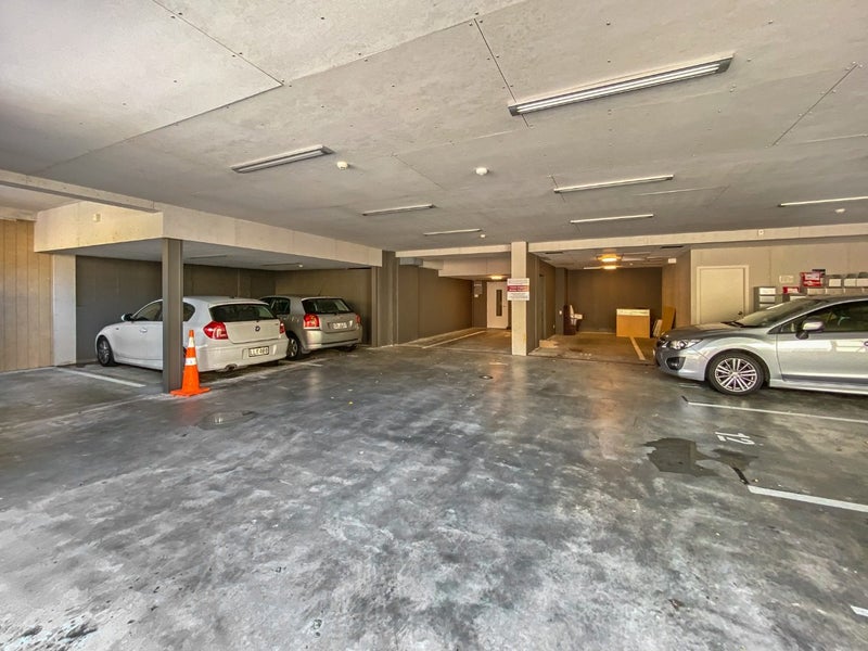 24B Glenmore Street, Thorndon, Wellington - Carousel 13