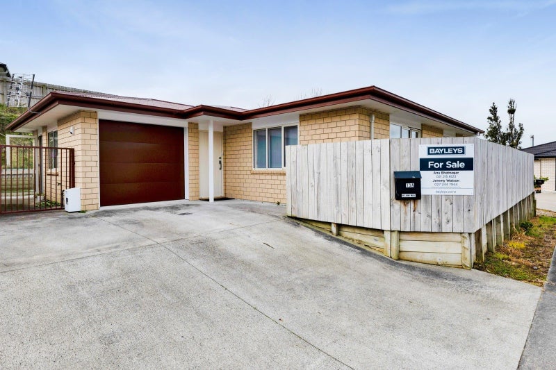 13A Frederick Place, Whalers Gate, New Plymouth - Carousel 1