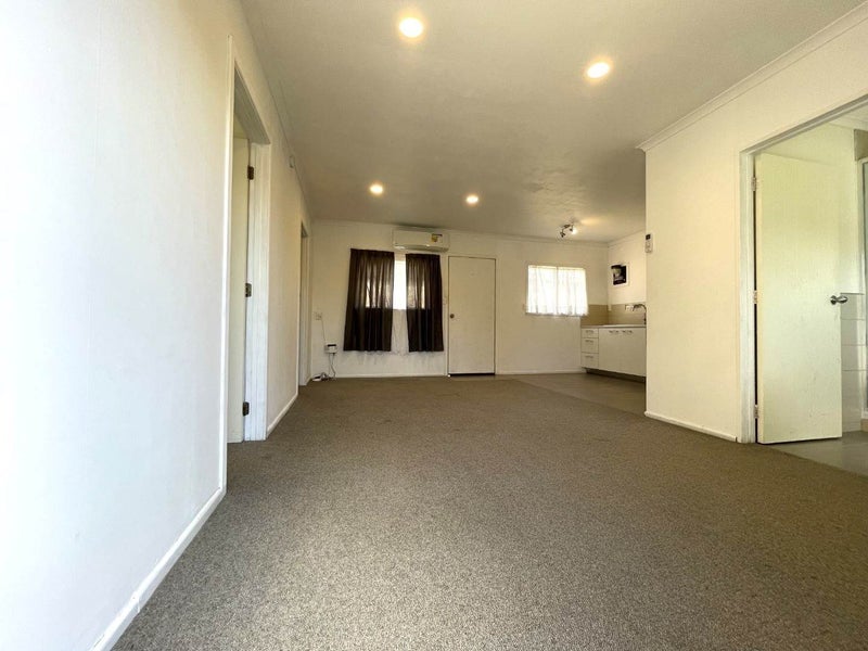 9 Paulange Place, Pakuranga Heights, Auckland - Carousel 1