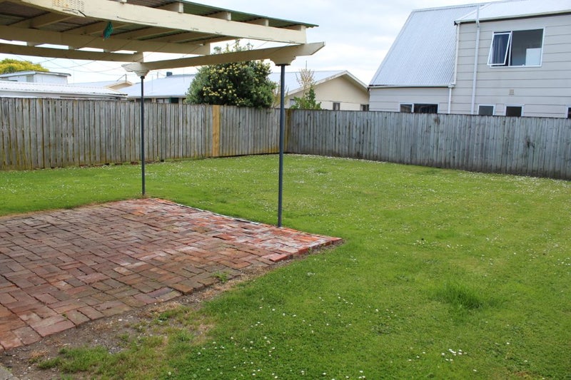 221 Ferguson Street, Palmerston North, Palmerston North - Carousel 13