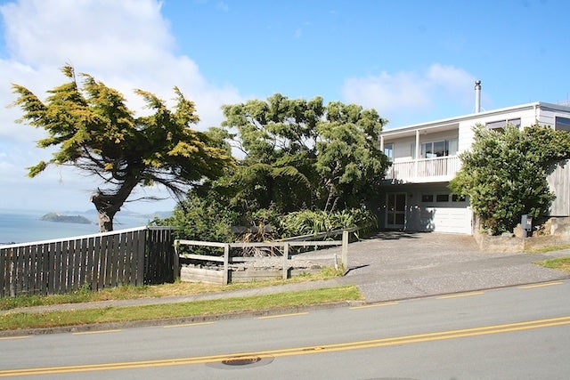 36 Mulberry Street, Maungaraki, Lower Hutt - Carousel 2