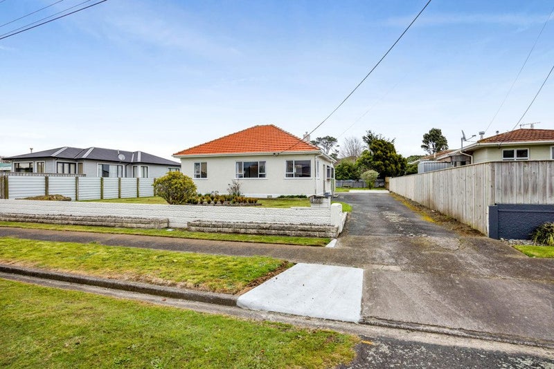 13 Ropata Street, Hawera - Carousel 23