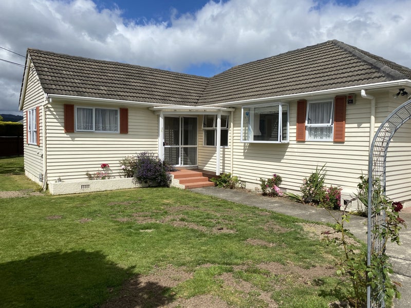 99 Thackeray Street, Trentham, Upper Hutt - Carousel 1