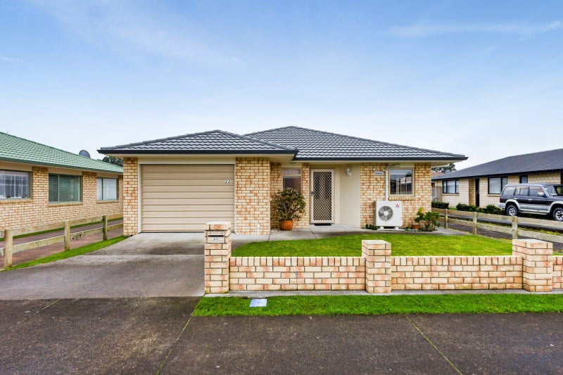 23 Clemow Road, Fitzroy, New Plymouth - Carousel 1