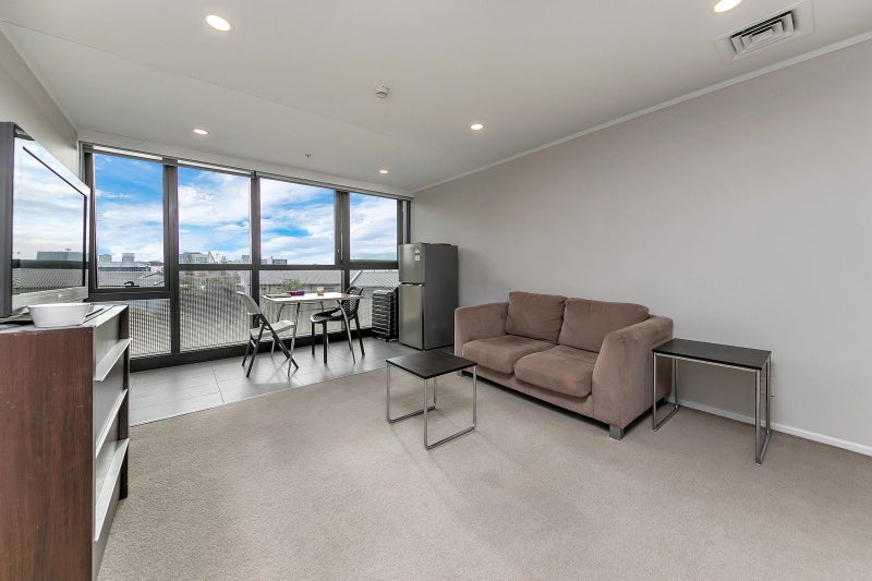 2F/16 Burton Street, Grafton, Auckland - Carousel 2