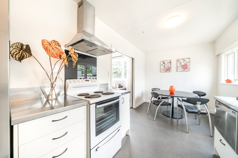 12 Cuba Street, Petone, Lower Hutt - Carousel 1