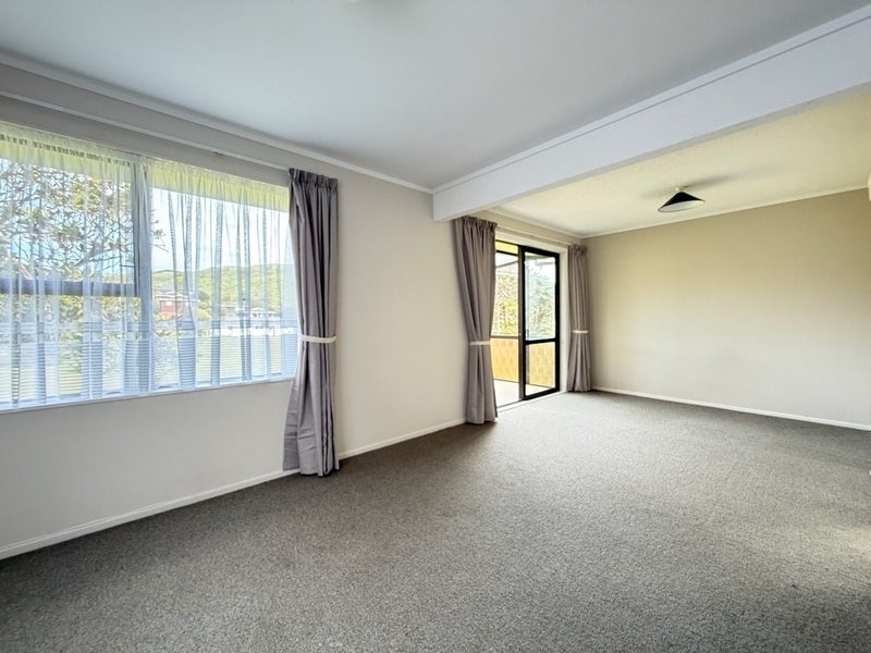 5A Orange Grove, Churton Park, Wellington - Carousel 2