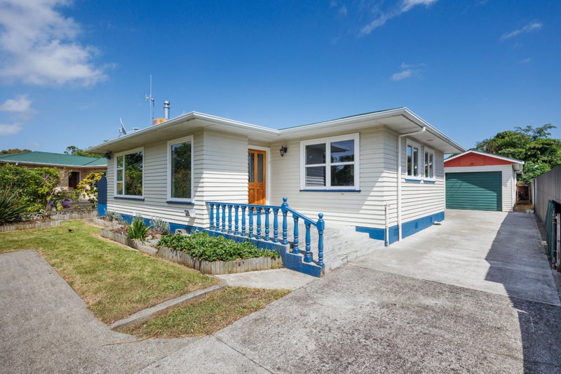 14 Parkland Crescent, Terrace End, Palmerston North - Carousel 1
