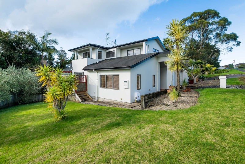 5 Pitoitoi Avenue, Greenhithe, Auckland - Carousel 2