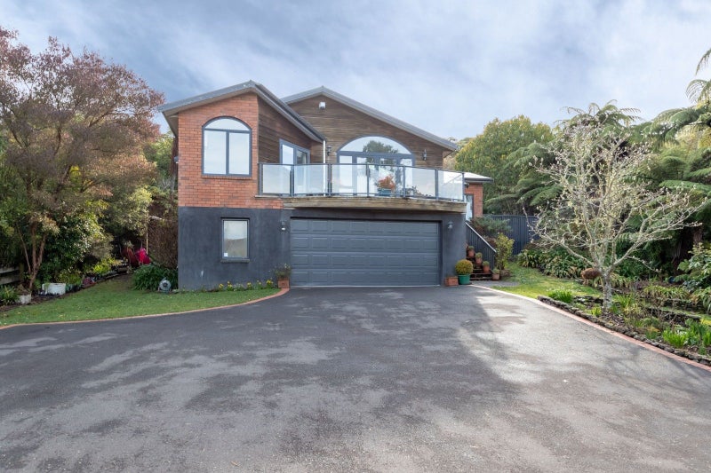 39 Kahikatea Lane, Brown Owl, Upper Hutt - Carousel 2