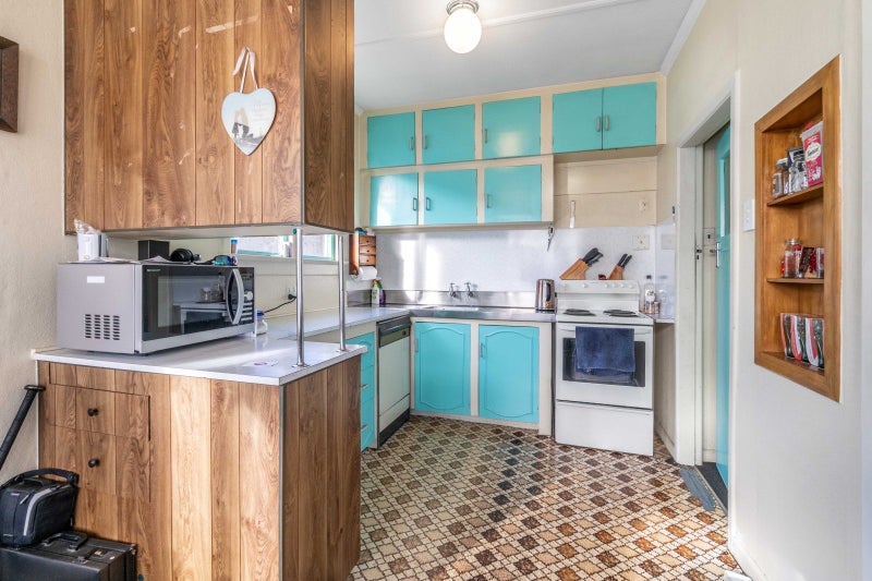 182 Gore Street, Bluff - Carousel 2