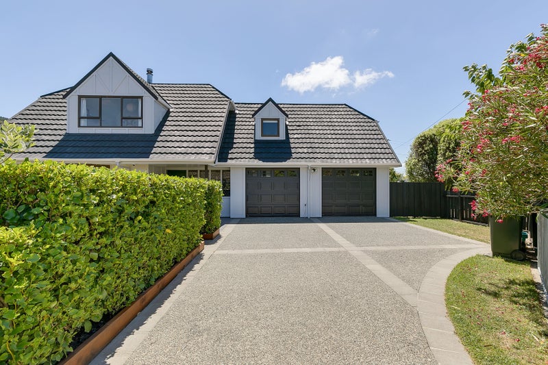 16 Larsen Crescent, Tawa, Wellington - Carousel 20